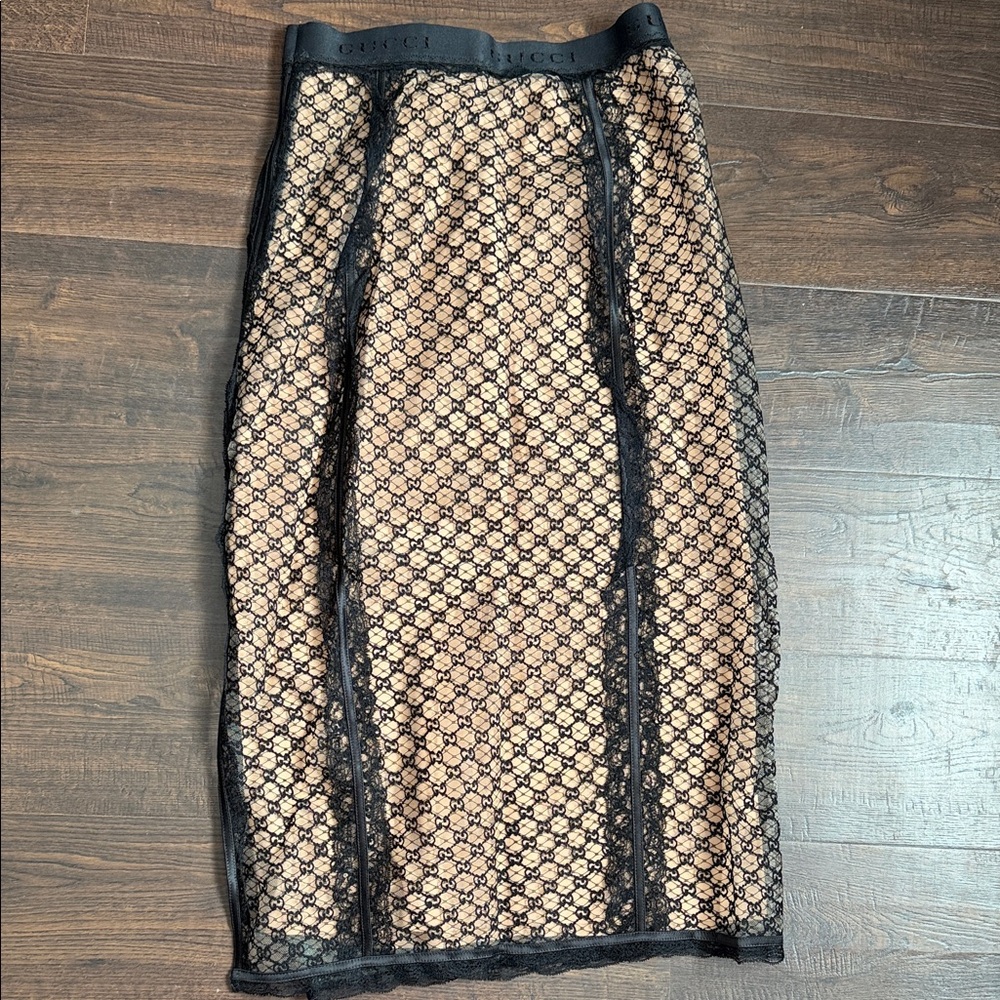 Gucci Tan and Black Lace Pencil Skirt